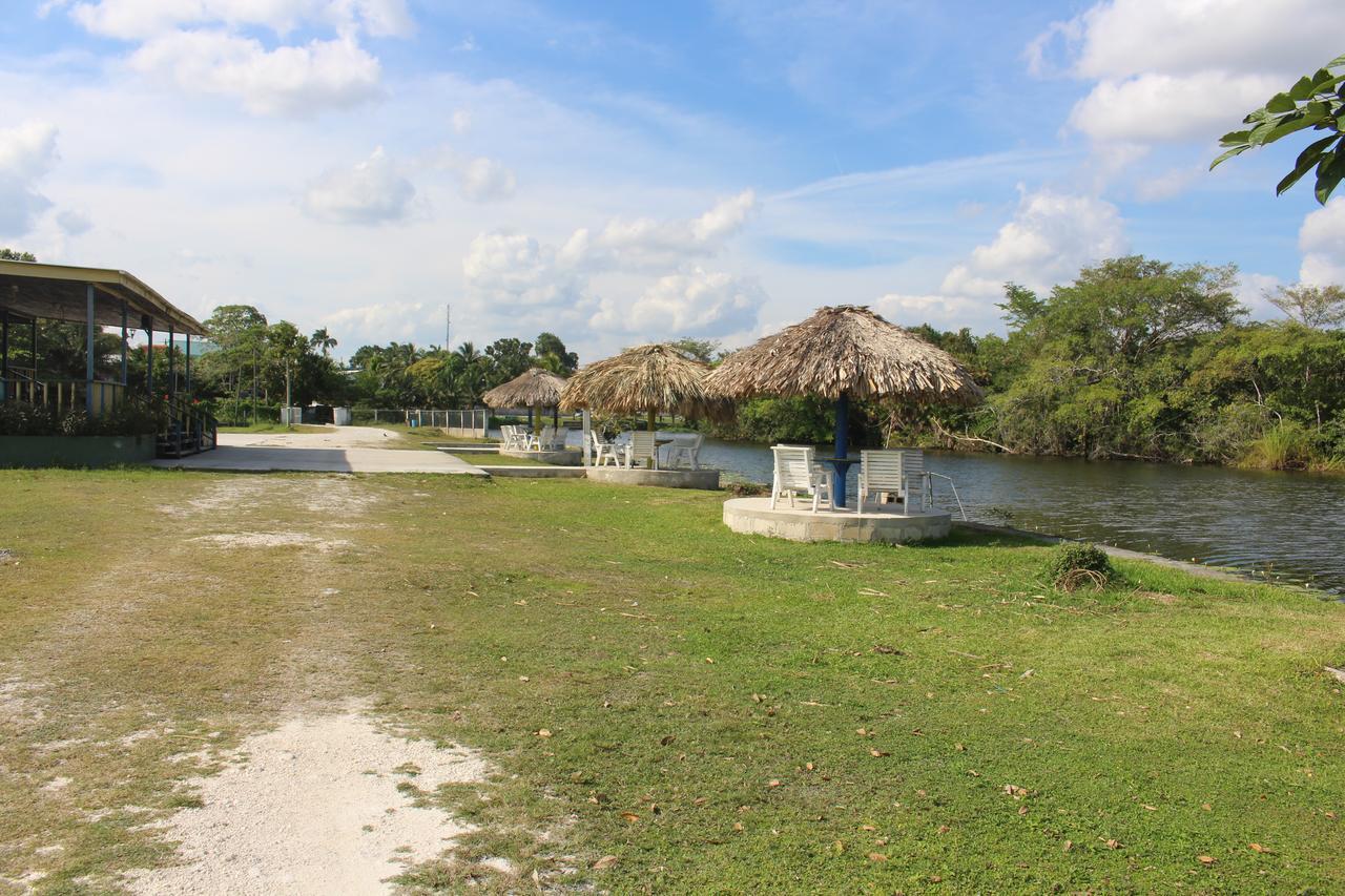 Lamanai Riverside Retreat Orange Walk Town Bagian luar foto